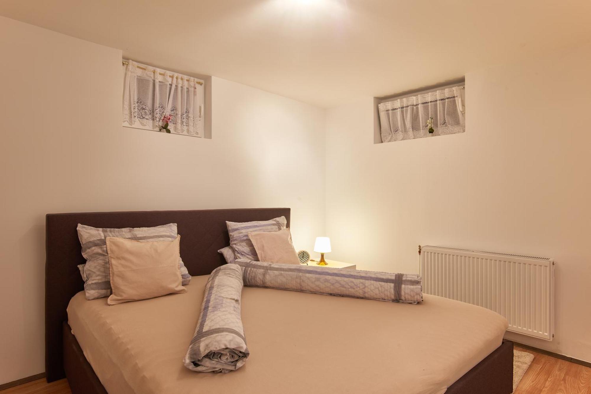 Spacious Near Schoenbrunn Castle Apartment